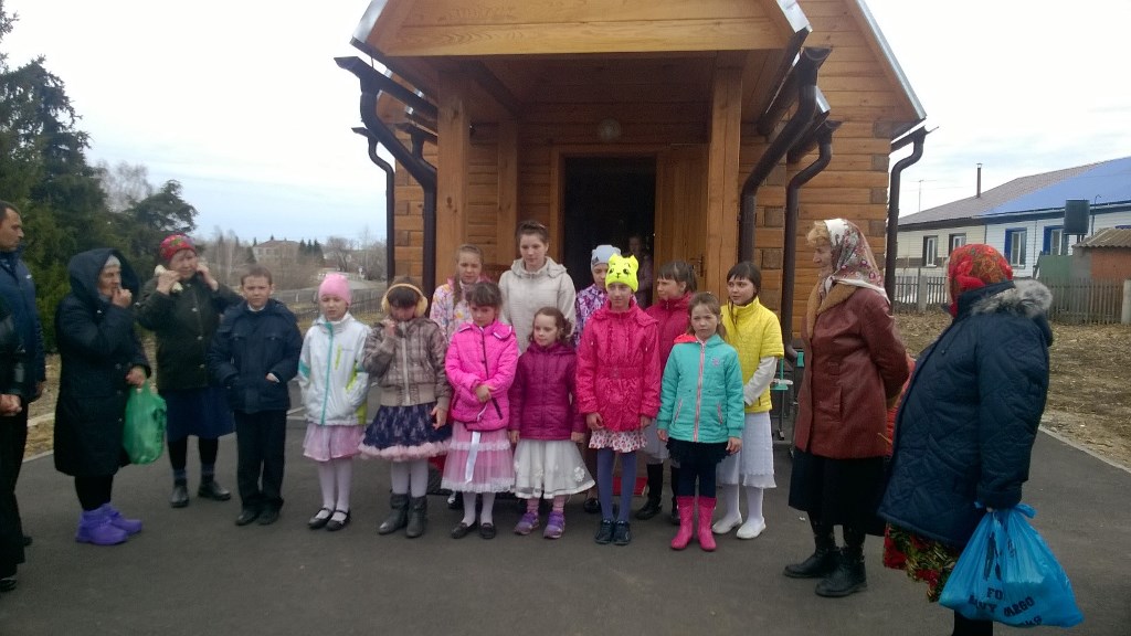 Воспитанники воскресной школы  храма Святой Троицы села Малоугренево выступили с концертами в близлежащих селах