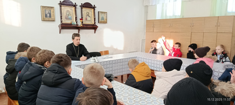 Храм преподобного Сергия Радонежского села Верх-Катунское посетили ученики 4-х классов сельской школы 