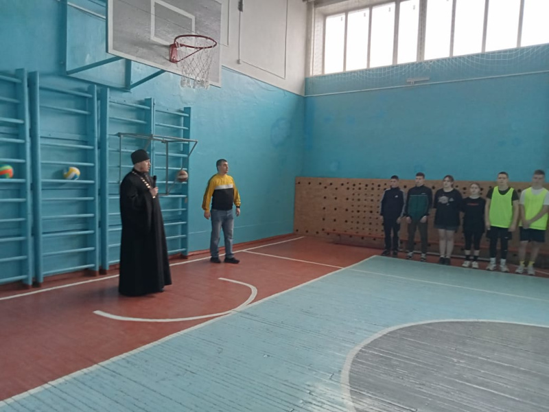 Руководитель отдела по работе с молодежью посетил волейбольный турнир школьников и студентов