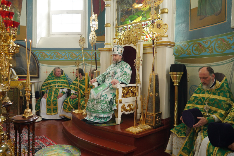 В день памяти святых Петра и Февронии епископ Серафим совершил Божественную литургию в Успенском кафедральном соборе