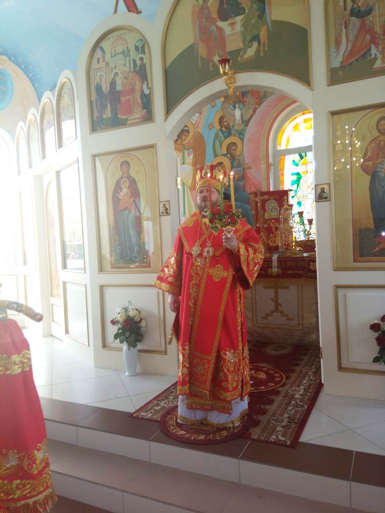Архиерейское Богослужение в храме Праведного Иоанна Кронштадтского православной школы города Бийска