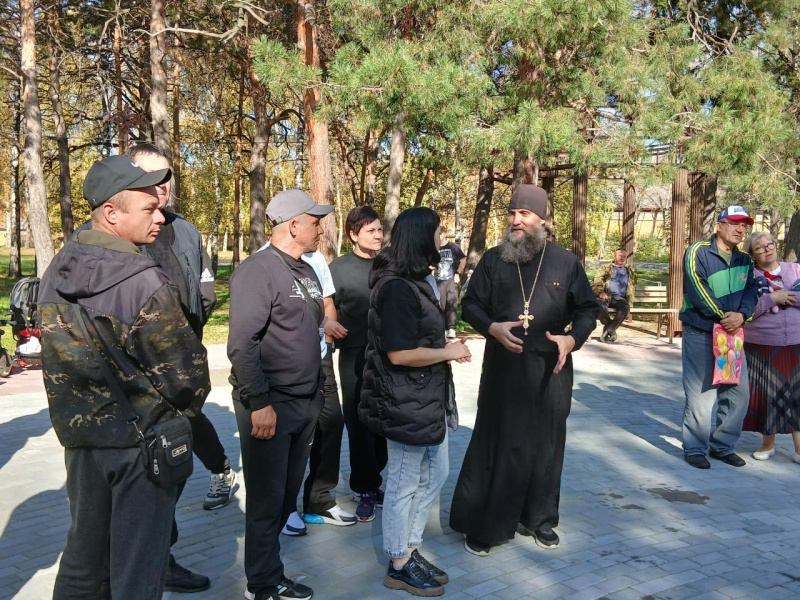 Помощник благочинного города Бийска по тюремному служению организовал для осужденных посещение Крестовоздвиженской ярмарки