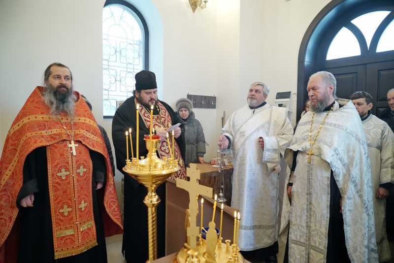 В городе Бийске в часовне совершены молебен новомученикам и исповедникам Церкви Русской и лития о пострадавших в годину гонений за веру Христову 