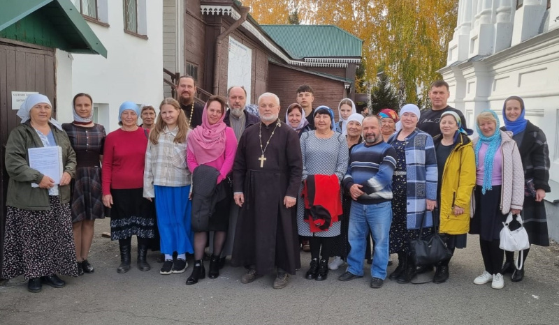 Духовенство и прихожане храмов Алтайского округа совершили паломническую поездку в Успенский кафедральный собор города Бийска 