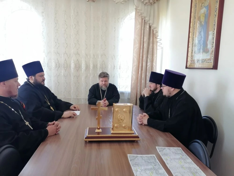 В Бийском епархиальном управлении прошло совещание, посвященное деятельности Братства православных следопытов