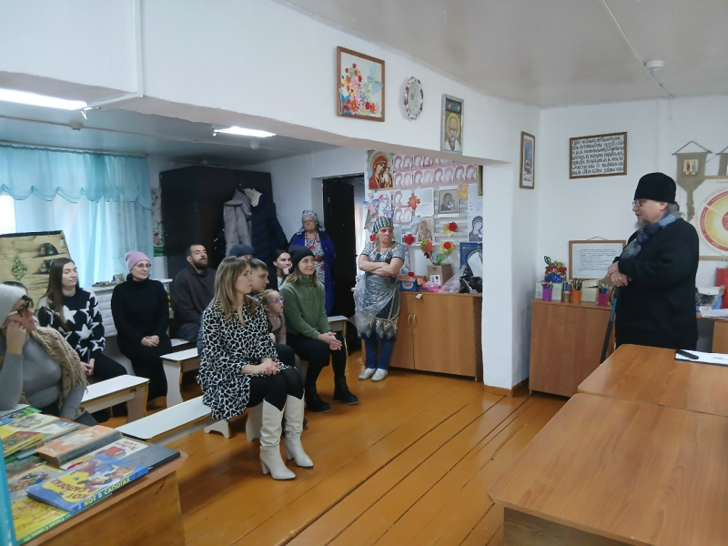 В детской воскресной школе храма Казанской иконы Божией Матери города Бийска прошло мероприятие, посвящённое Дню матери