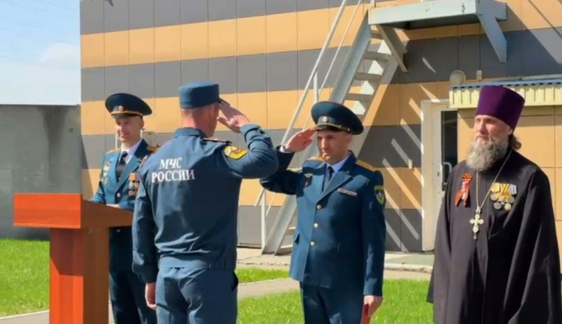 Руководитель отдела по взаимодействию с вооруженными силами и правоохранительными органами принял участие в торжественном построении пожарно-спасательной части
