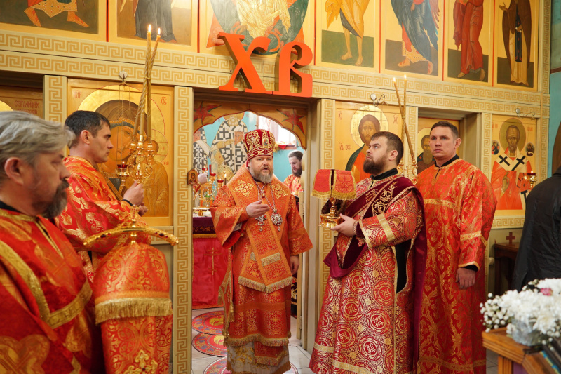 Во среду Светлой седмицы епископ Серафим совершил Божественную литургию в храме святителя Николая Чудотворца города Белокурихи