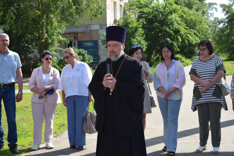 Руководитель отдела социального служения и церковной благотворительности принял участие в проведении конкурса детских рисунков «Пусть всегда будет солнце!» 