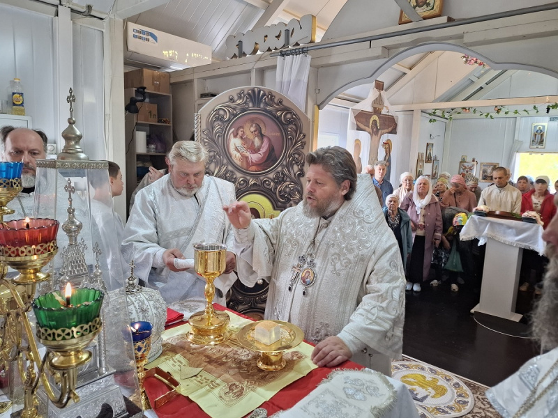 В праздник Преображения Господня епископ Серафим совершил Божественную литургию в храме Преображения Господня города Бийска 