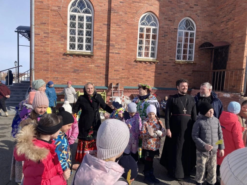 На территории Пантелеимоновского собора города Белокурихи прошел детский праздник 