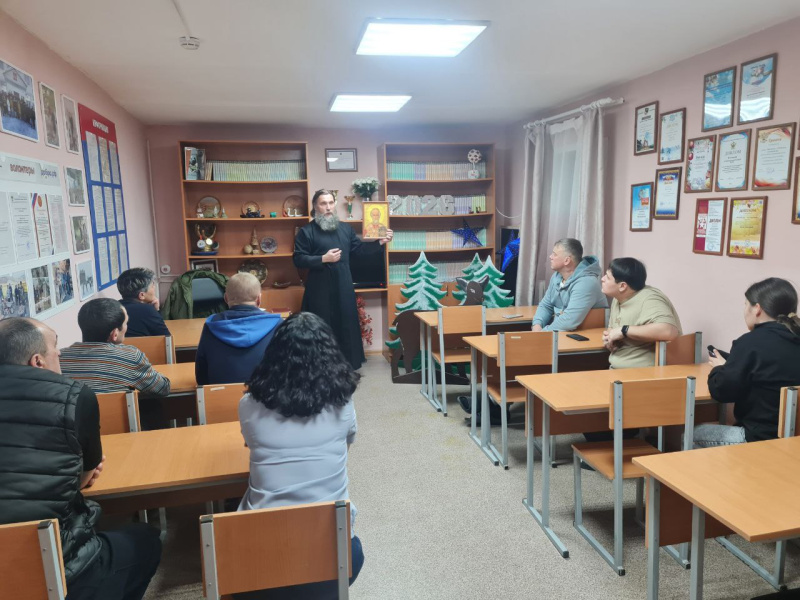 Помощник благочинного города Бийска по тюремному служению организовал для осужденных просмотр фильма «Тайна сибирского старца» 