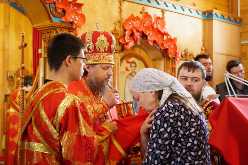 В Неделю 6-ю по Пасхе епископ Серафим совершил Божественную литургию в храме иконы Божией Матери «Умиление» города Бийска