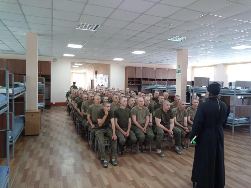 В рамках празднования Дня семьи, любви и верности руководитель отдела по взаимодействию с вооруженными силами и правоохранительными органами провел ряд мероприятий 
