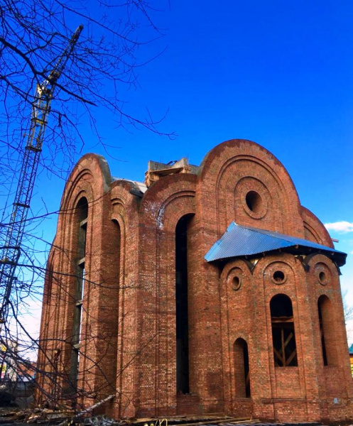 Епископ Серафим проинспектировал строительство храма Святителя Николая Чудотворца в городе Бийске  