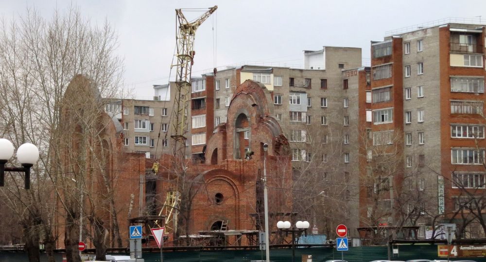 Воскресенье город бийск. Храм Николая Чудотворца в Бийске. Бийск Церковь вокзал. Храм святителя Николая Чудотворца Барнаул.