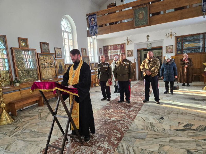 В Пантелеимоновском соборе города Белокурихи состоялся молебен в поддержку воинов СВО 