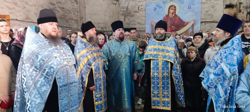 В Александровском соборе прошел молебен перед Коробейниковской иконой Божией Матери 