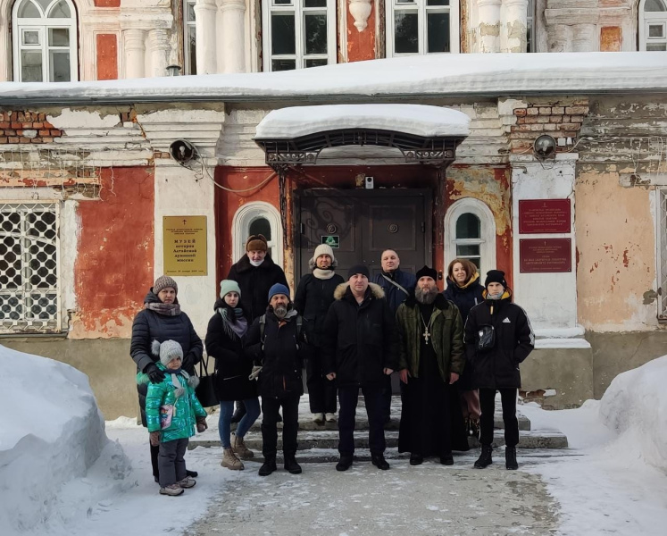 Представители «Народной дружины» города Бийска посетили Музей истории Алтайской духовной миссии