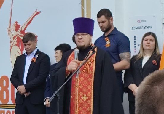 Руководитель миссионерского отдела Бийской епархии принял участие в праздновании Дня Победы в селе Бочкари