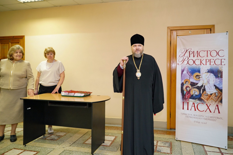 Во вторник Светлой седмицы епископ Серафим посетил ООО «ПКЦ «Бийскэнергопроект» и поздравил коллектив предприятия с праздником Пасхи 