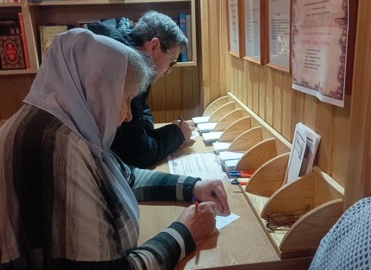 В храме Святой Троицы села Малоугренёво пошла акция «Напиши письмо солдату». 