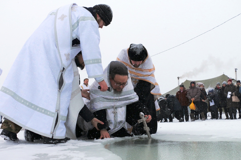 В храмах Бийской епархии прошли торжественные праздничные мероприятия на Крещение Господне 