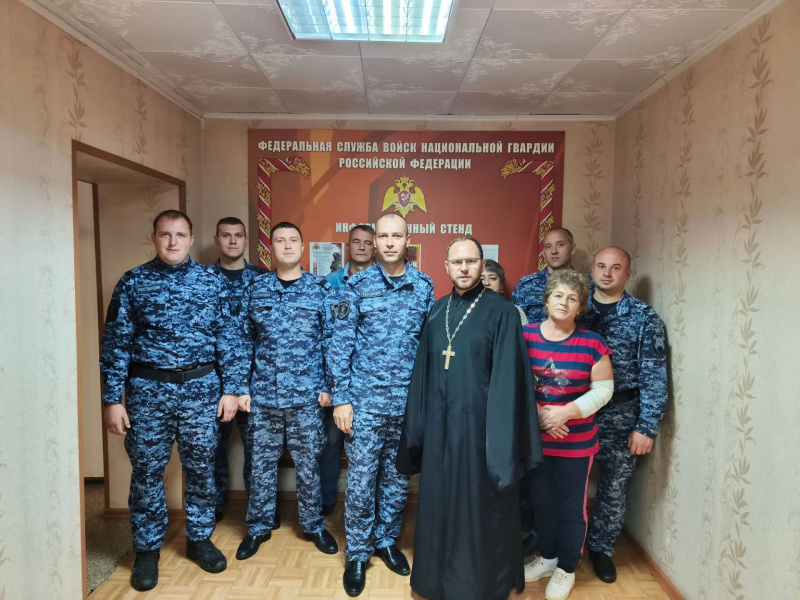 Благочинный Красногорского округа провел беседу с сотрудниками Росгвардии на тему «Духовно-нравственная ценность жизни»