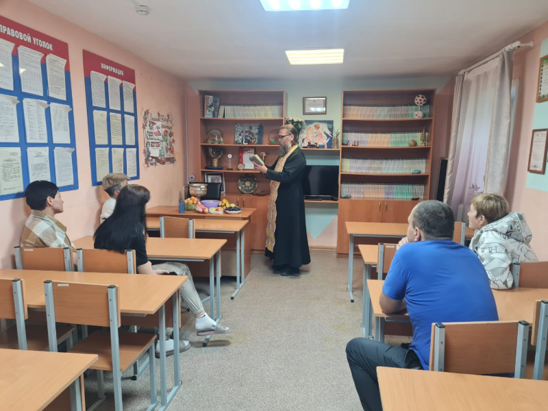 В праздник Преображения Господня помощник благочинного города Бийска по тюремному служению провел встречу с осужденными