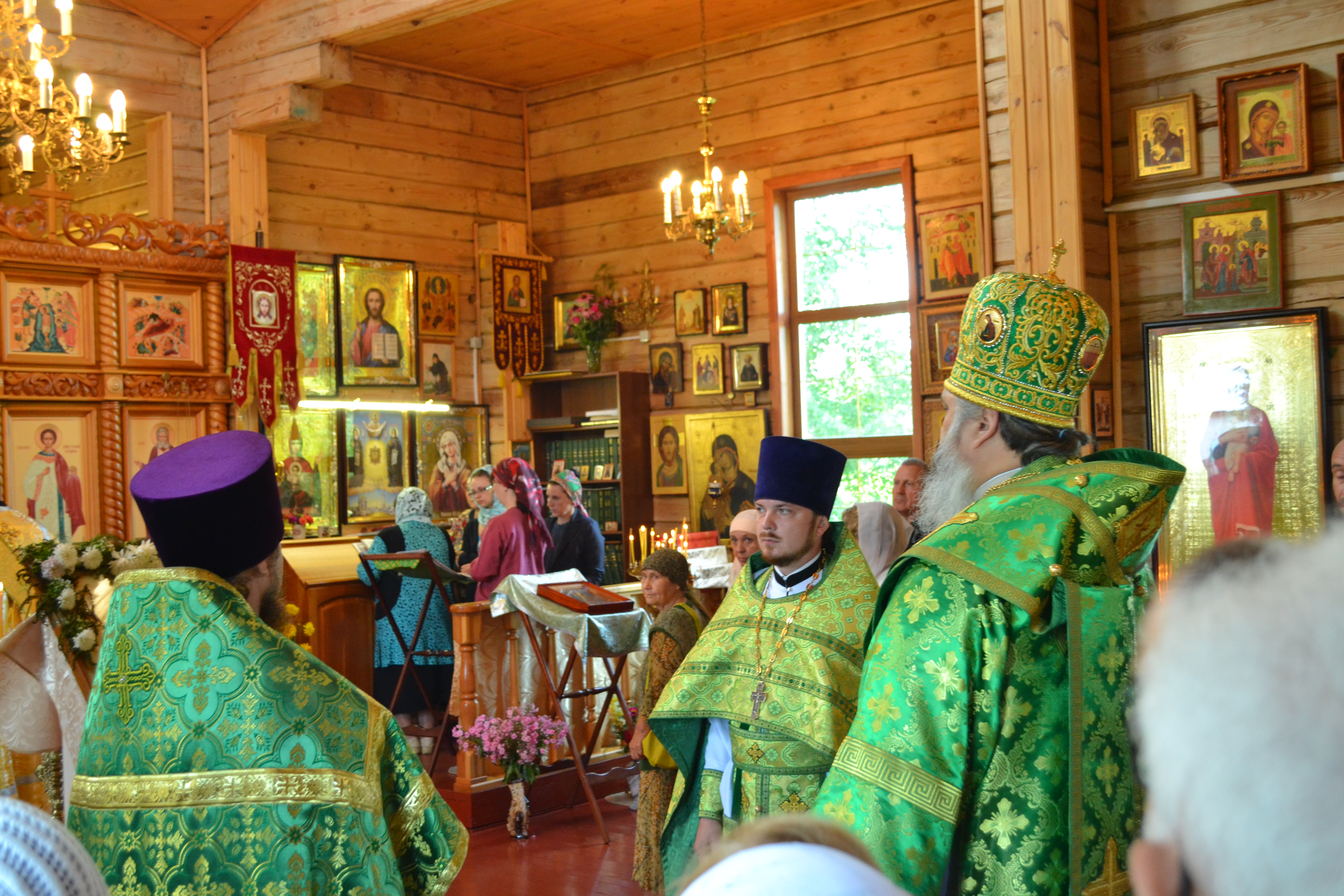 Престольный праздник в храме преподобного Серафима Саровского в поселке Линевский