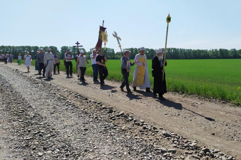 В Ельцовском благочинии возрожден исторический крестный ход в село Сверчково 