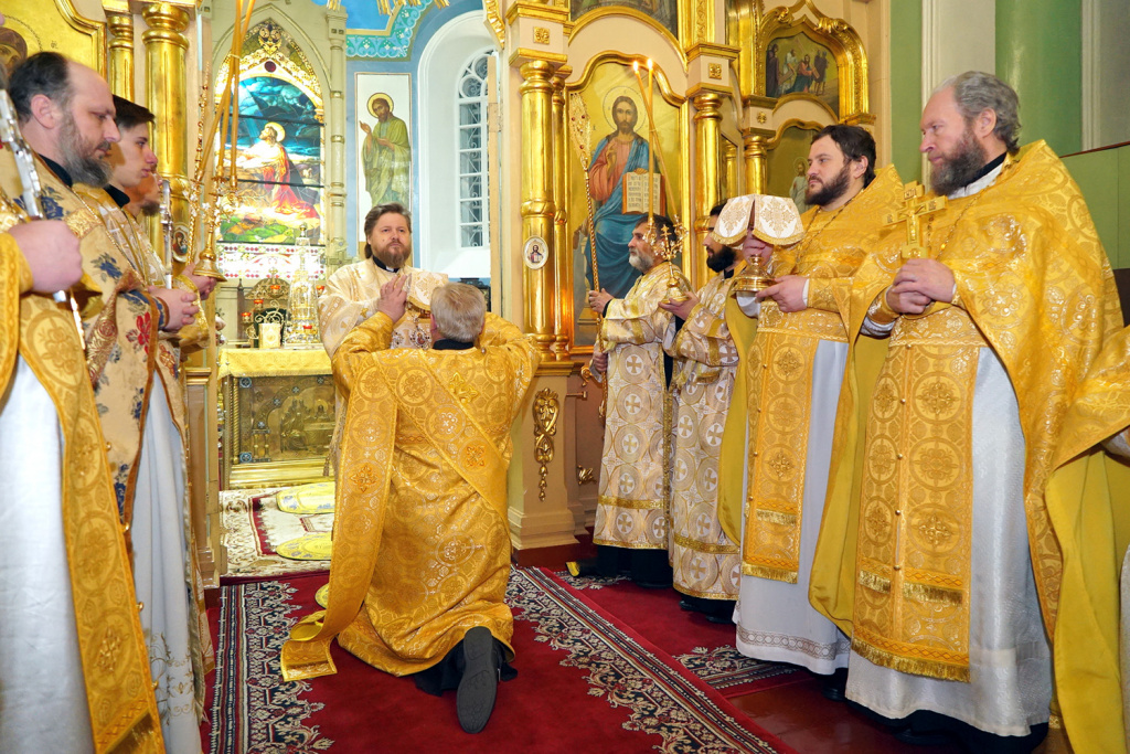 Епископ Серафим совершил Божественную литургию на Новолетие 