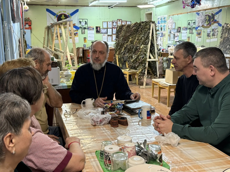 Руководитель отдела социального служения и церковной благотворительности принял участие во встрече с волонтерами, оказывающими помощь бойцам СВО  