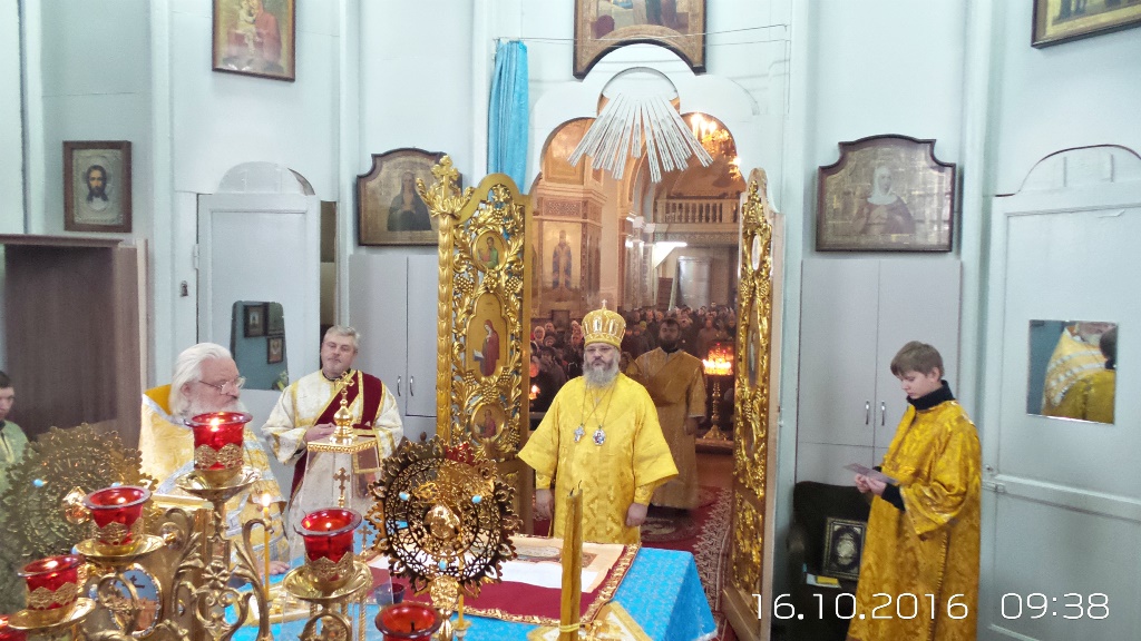 Воскресная Литургия в Успенском кафедральном соборе