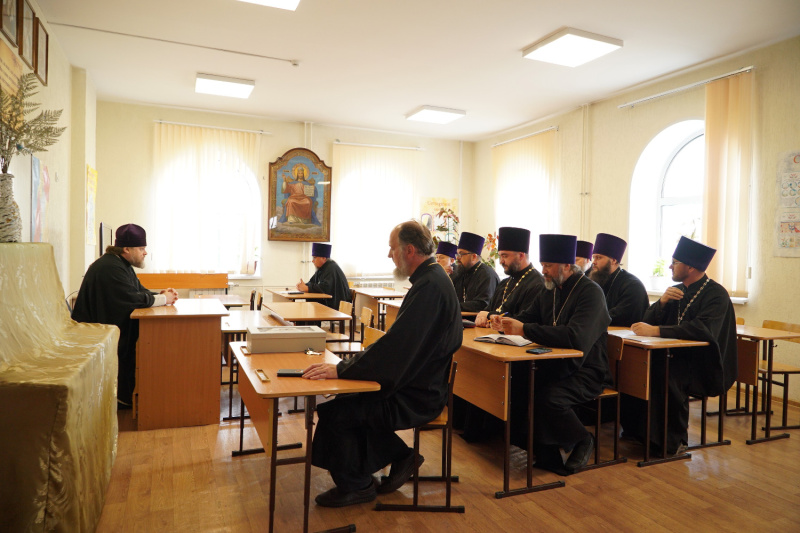 В Бийской епархии состоялось совещание, посвященное проведению Всероссийского Парада Семьи в городе Бийске