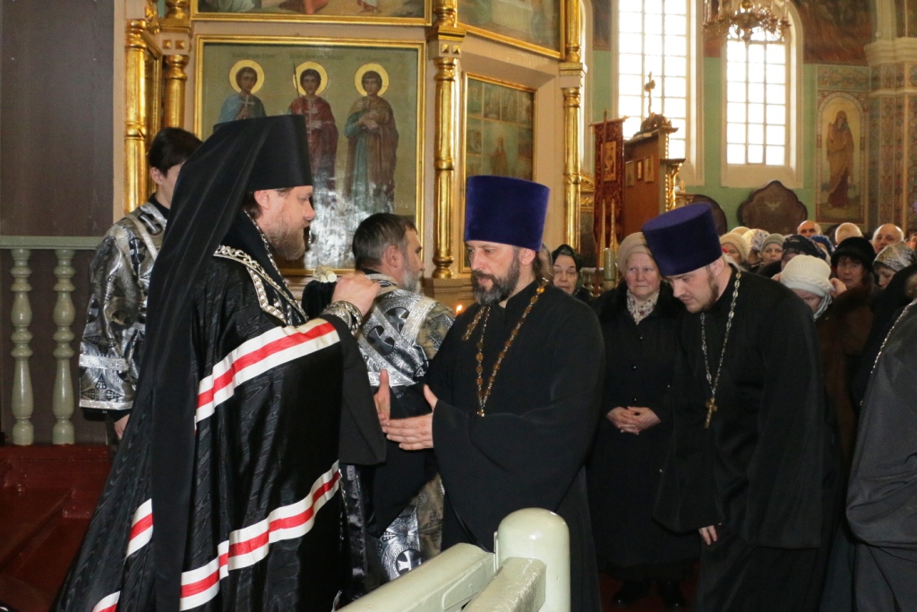 Епископ Серафим совершил Чин прощения в Успенском кафедральном соборе города Бийска 