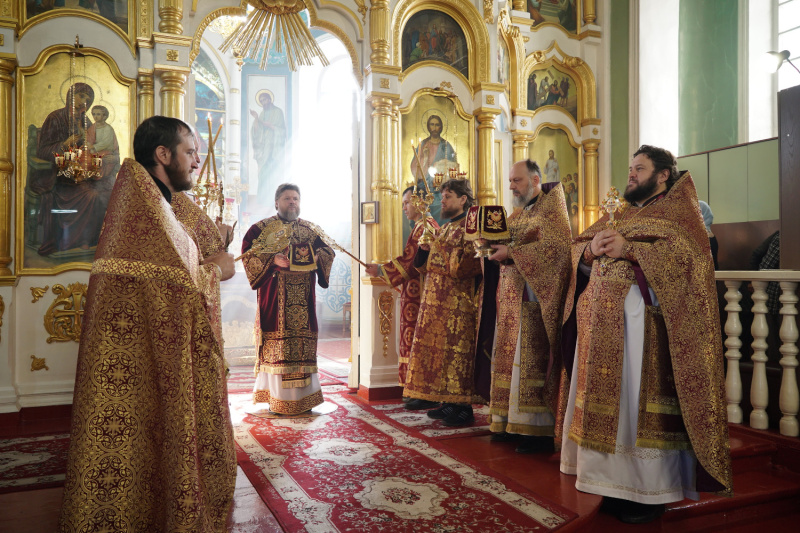 В праздник Усекновения главы Пророка, Предтечи и Крестителя Господня Иоанна епископ Серафим совершил Божественную литургию в Успенском кафедральном соборе