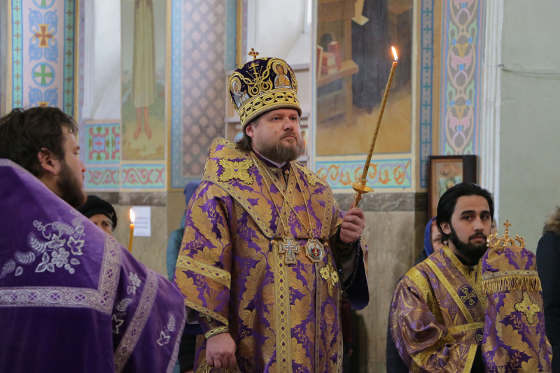 Епископ Серафим совершил Всенощное бдение накануне 4-й Недели Великого поста