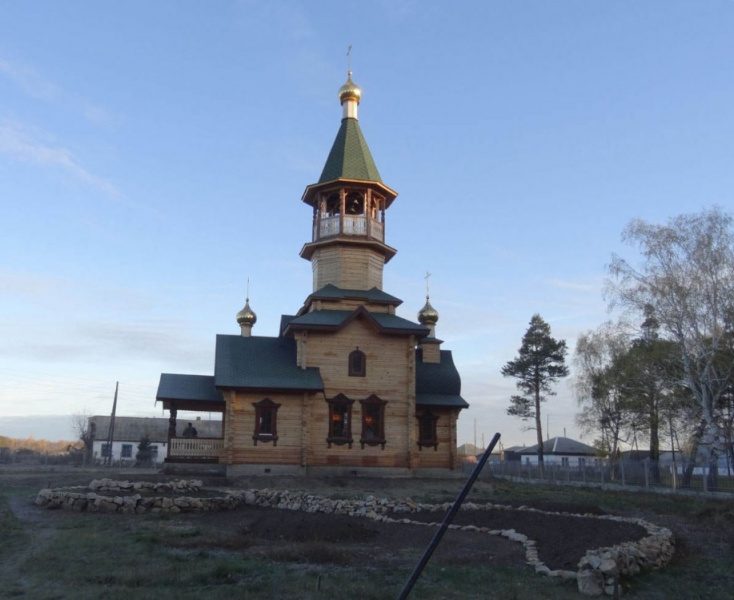 Храм преподобного Макария Алтайского села Акутиха Быстроистокского района 