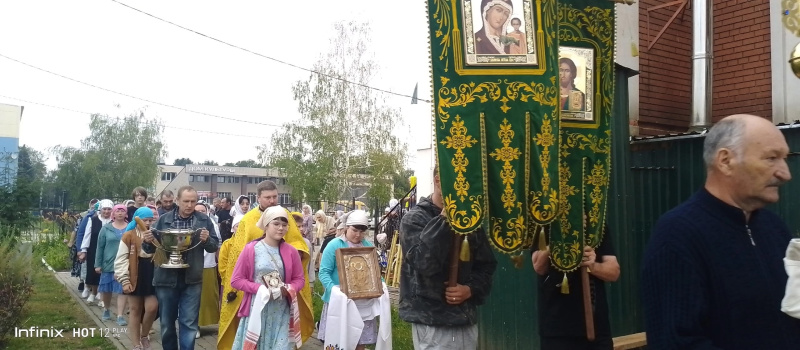 Престольный праздник в храме апостолов Петра и Павла села Петропавловское 