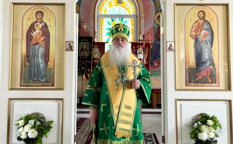В день памяти святого праведного Иоанна Кронштадтского митрополит Сергий совершил Божественную литургию в храме Православной школы