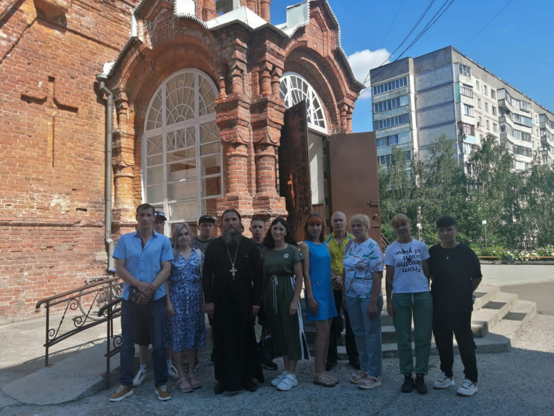 Группа осужденных Исправительного Центра посетила Казанский храм города Бийска
