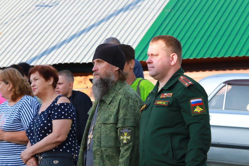 Руководитель отдела по взаимодействию с вооруженными силами и правоохранительными органами принял участие в отправке призывников