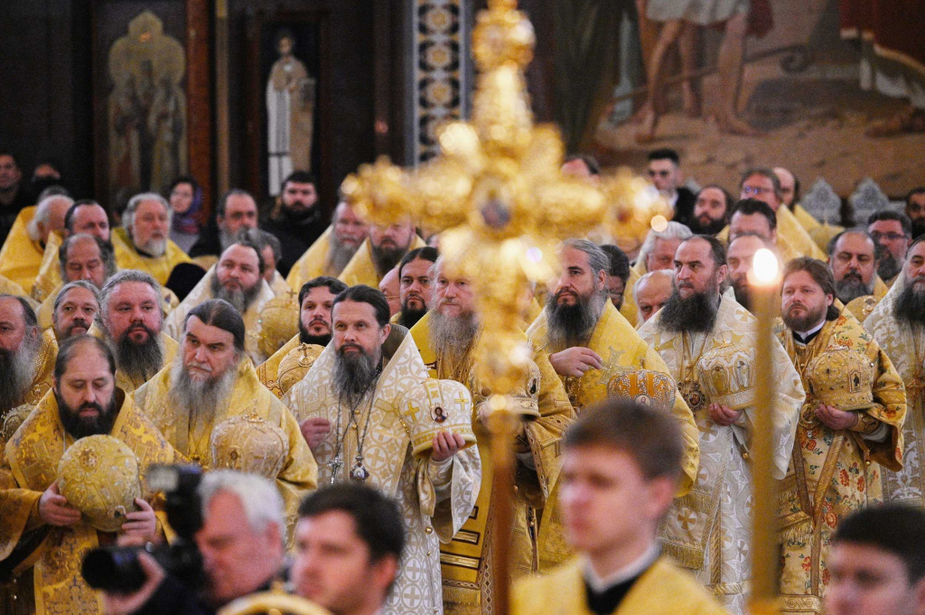 Епископ Серафим сослужил Святейшему  Патриарху Кириллу в кафедральном соборном Храме Христа Спасителя в Москве