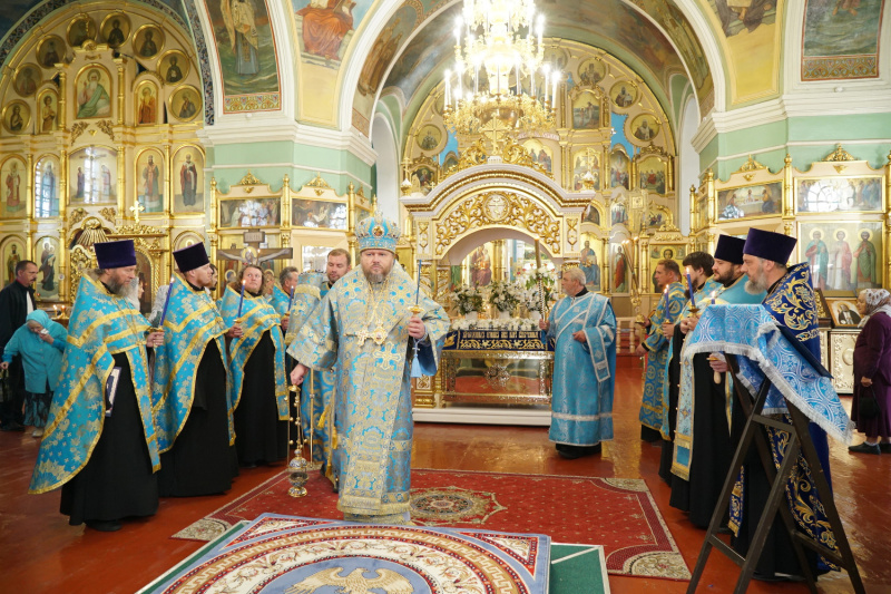 Епископ Серафим совершил Чин Погребения Пресвятой Богородицы в Успенском кафедральном соборе 