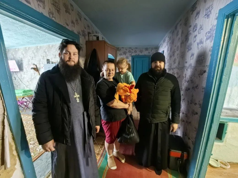 В селе Старая Чемровка священнослужители провели благотворительную акцию