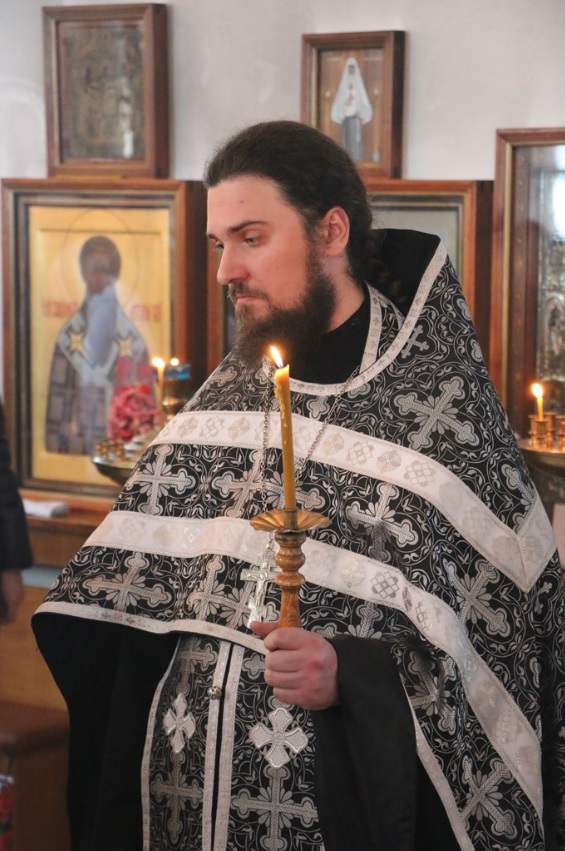 священник Андрей Новиков