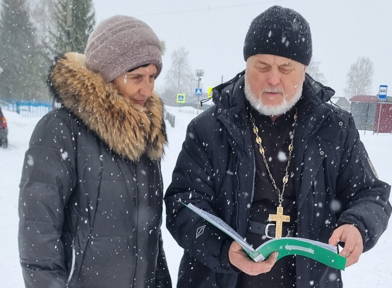Благочинный Советского округа посетил с рабочим визитом село Платово по вопросу строительства нового храма 