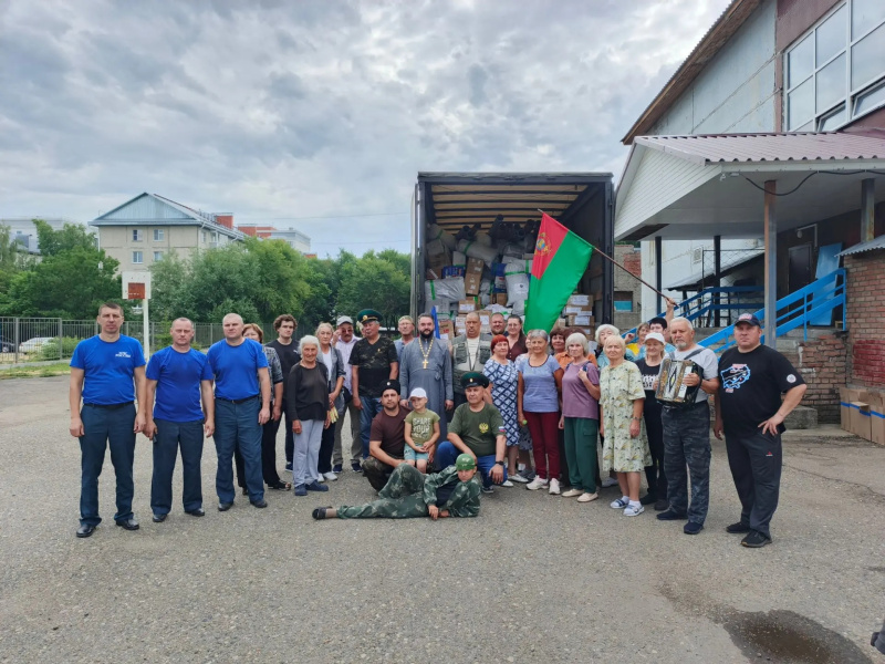 Благочинный Белокурихинского округа принял участие в отправке гуманитарного груза на СВО