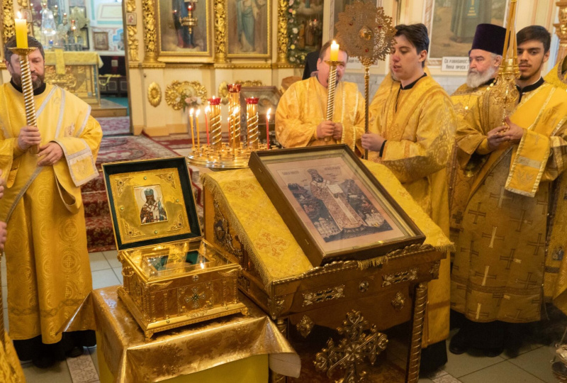 В Барнаул прибыл ковчег с честной главой святителя Иннокентия, митрополита Московского 